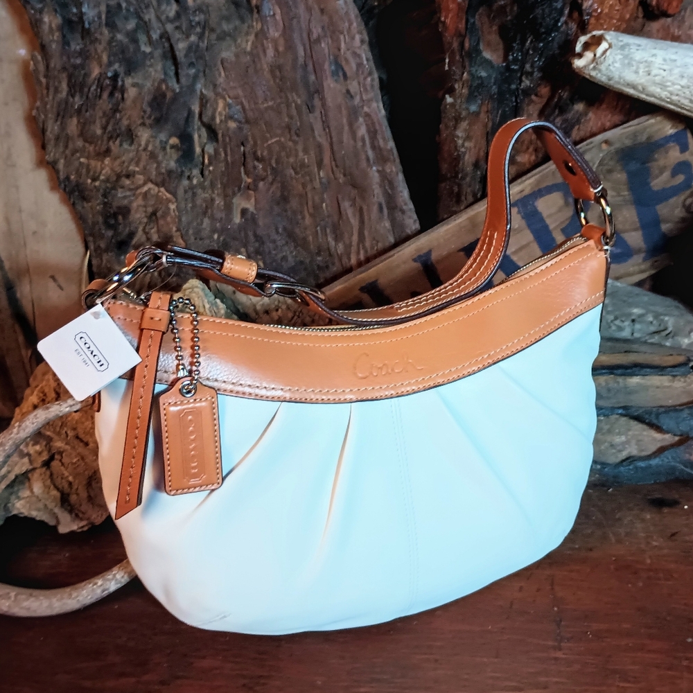 NWT large Coach pleated hobo bag #f13730 - Picture 1 of 7